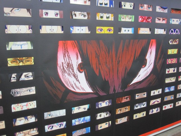 Netflix phủ kín ga tàu đông đúc nhất Tokyo bằng 280 đôi mắt của nhân vật anime - Ảnh 8.