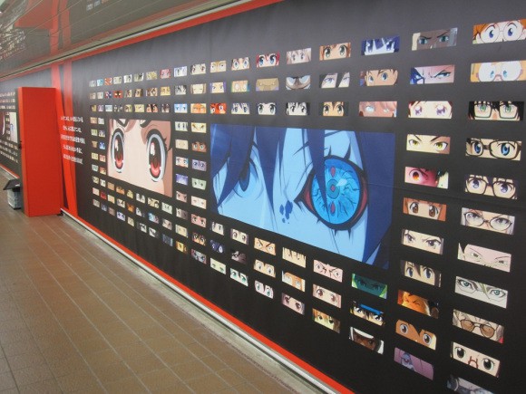 Netflix phủ kín ga tàu đông đúc nhất Tokyo bằng 280 đôi mắt của nhân vật anime - Ảnh 13.