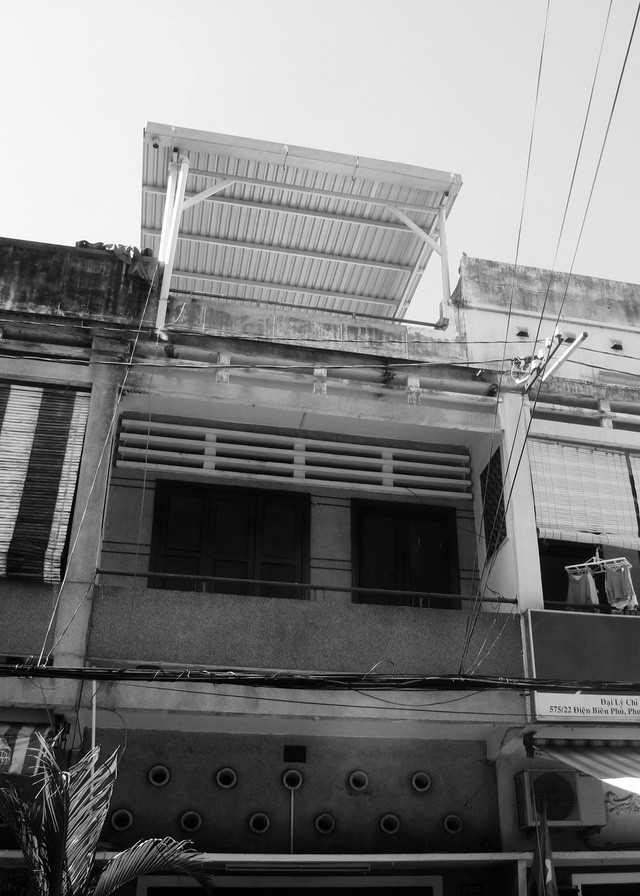 Nằm nghe nắng mưa qua những ô cửa đa sắc của ngôi nhà độc đáo ở Quận 3 Sài Gòn - Ảnh 3.