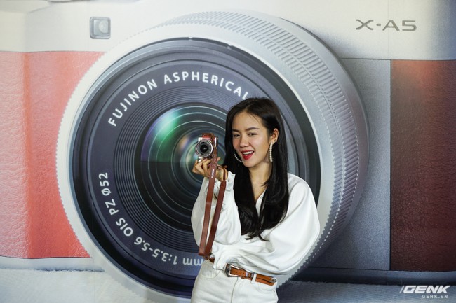 Fujifilm Việt Nam chính thức ra mắt máy ảnh thời trang X-A5 cùng lens kit XC15-45mm f/3.5-5.6 OIS PZ mới, giá 15 triệu đồng - Ảnh 3.