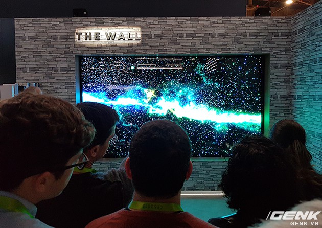 Chiêm ngưỡng bức tường TV kích cỡ 146 inch vĩ đại nhất thế giới của Samsung - Ảnh 3.