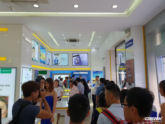 Hôm nay, bộ đôi Samsung Galaxy S9/S9 chính thức mở bán tại Việt Nam: phiên bản Tím Lilac có lượng đặt hàng trước vượt mong đợi - Ảnh 7.