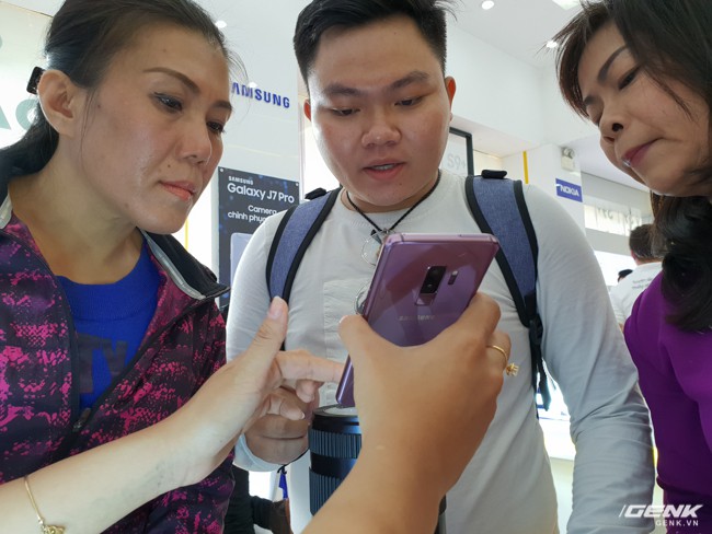 Hôm nay, bộ đôi Samsung Galaxy S9/S9 chính thức mở bán tại Việt Nam: phiên bản Tím Lilac có lượng đặt hàng trước vượt mong đợi - Ảnh 9.