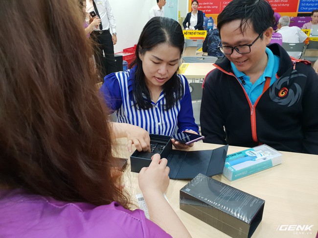 Hôm nay, bộ đôi Samsung Galaxy S9/S9 chính thức mở bán tại Việt Nam: phiên bản Tím Lilac có lượng đặt hàng trước vượt mong đợi - Ảnh 12.