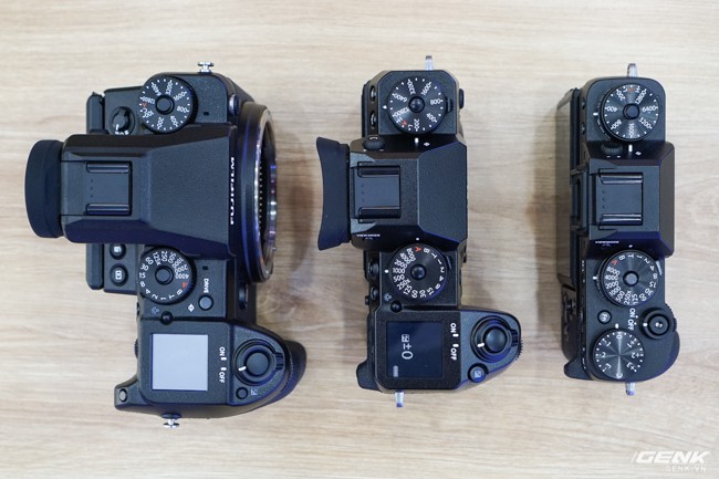 Trên tay máy ảnh đầu bảng X-H1 mới ra mắt của Fujifilm: dáng vẻ vẫn rất gọn gàng, nhiều cải tiến hơn hẳn dòng X-T, giá gần 47 triệu đồng - Ảnh 9.