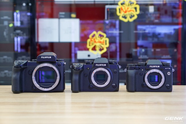 Trên tay máy ảnh đầu bảng X-H1 mới ra mắt của Fujifilm: dáng vẻ vẫn rất gọn gàng, nhiều cải tiến hơn hẳn dòng X-T, giá gần 47 triệu đồng - Ảnh 6.