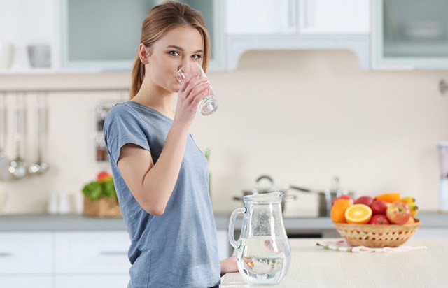  Thói quen uống nước ngay sau khi ăn của nhiều người có thực sự tốt? - Ảnh 1.