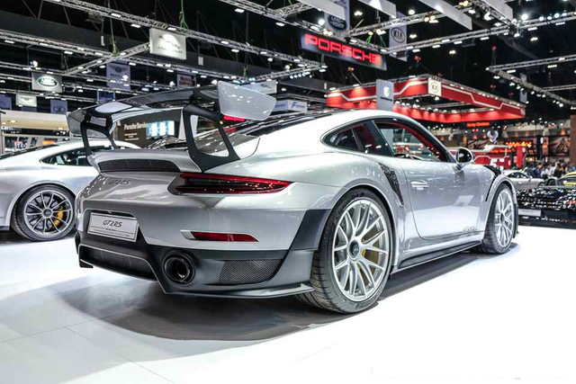  Siêu xe mạnh mẽ nhất lịch sử Porsche xuất hiện tại triển lãm ô tô lớn nhất Đông Nam Á - Ảnh 1.