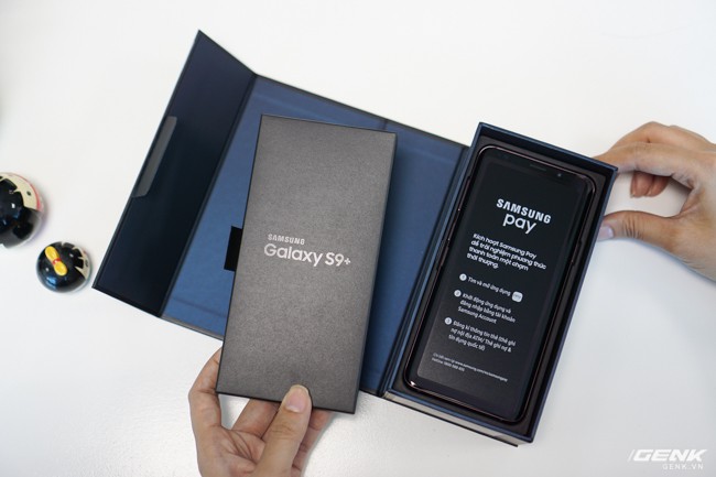 Mở hộp Samsung Galaxy S9 Tím Lilac bản chính thức: Đẳng cấp thời trang là đây! - Ảnh 3.