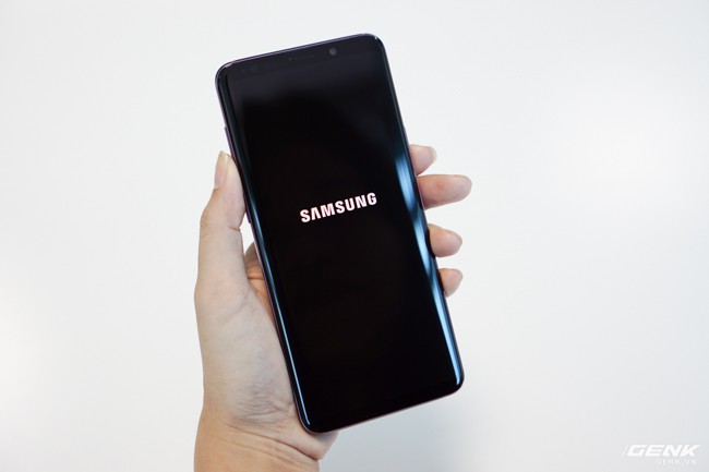Mở hộp Samsung Galaxy S9 Tím Lilac bản chính thức: Đẳng cấp thời trang là đây! - Ảnh 4.