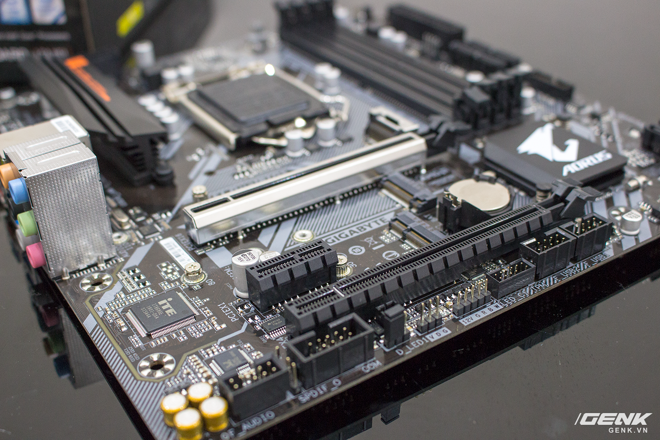 Mở hộp bộ đ&ocirc;i bo mạch chủ Gigabyte H310M DS2 v&agrave; B360M Aorus Gaming 3: Đ&atilde; đến l&uacute;c n&acirc;ng cấp m&aacute;y t&iacute;nh rồi c&aacute;c game thủ ơi! - Ảnh 12.