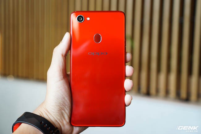 Oppo F7 chính thức ra mắt tại Việt Nam: màn hình tai thỏ, camera selfie AI 25 MP, mặt lưng phủ gương, giá lên kệ 7,99 triệu đồng - Ảnh 11.