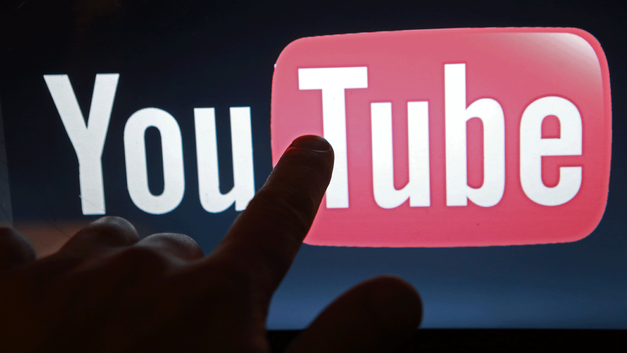 YouTube bị tố cáo thu thập trái phép dữ liệu của trẻ em - Ảnh 1.