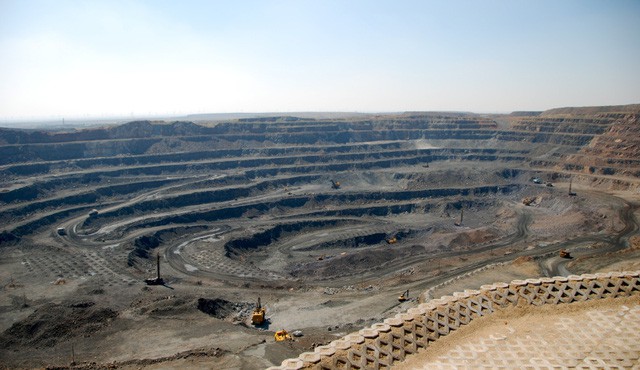 Nhật Bản tìm ra mỏ đất hiếm khổng lồ, trữ lượng đủ để nhân loại dùng trong vài thập kỷ nữa - Ảnh 2.