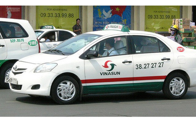 Lãnh đạo Vinasun: 78.000 chiếc xe của Uber và Grab sáp nhập gấp mấy lần so với 20.000 taxi truyền thống của cả nước, chắc chắn dẫn đến độc quyền - Ảnh 1.