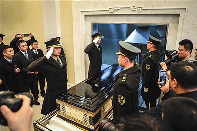Trung Quốc ra mắt dịch vụ tang lễ thực tế ảo, giúp người sống trải nghiệm cái chết - Ảnh 2.