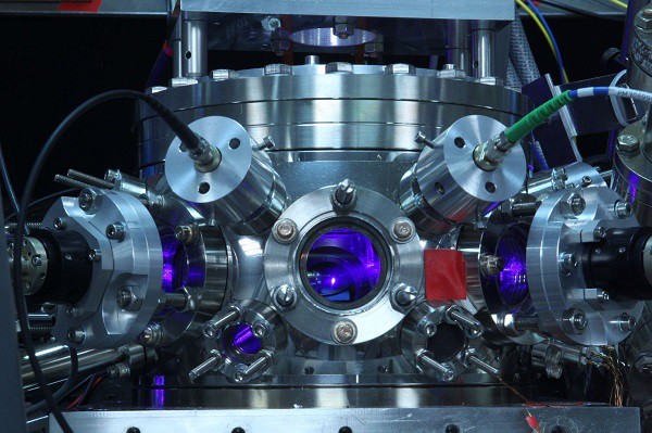 Không phải đồng hồ nguyên tử, đồng hồ hạt nhân mới là công cụ đo đạc thời gian chính xác nhất của tương lai - Ảnh 6.