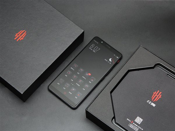 Cận cảnh smartphone chuyên game Nubia Red Magic, thua Xiaomi Black Shark về hiệu năng nhưng thiết kế đẹp và giá rẻ hơn - Ảnh 7.