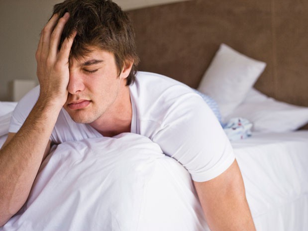 Tại sao ngủ nướng khiến bạn đau đầu và cách để tránh điều đó? - Ảnh 2.