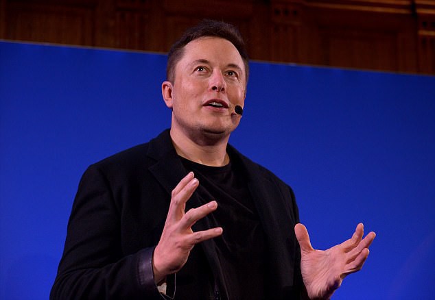  Elon Musk là một tỷ phú cực kỳ am hiểu về công nghệ. 