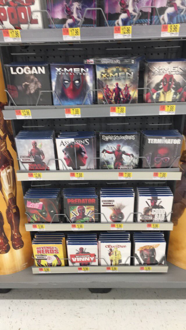 Deadpool đã xâm chiếm Walmart, giờ DVD nào cũng là phim Deadpool! - Ảnh 2.