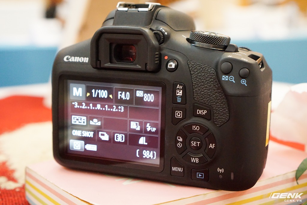 Canon Việt Nam ch&iacute;nh thức giới thiệu m&aacute;y ảnh Mirrorless EOS M50: m&aacute;y ảnh đầu ti&ecirc;n trang bị DIGIC 8, cảm biến APS-C 24,1 MP, ISO l&ecirc;n đến 51.200, gi&aacute; 19,99 triệu đồng - Ảnh 6.