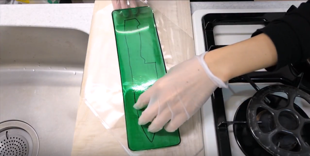 Youtuber Nhật vừa biến thạch rau câu thành dao làm bếp, có thể thái dưa chuột thành lát mỏng như giấy pơ-luya - Ảnh 11.