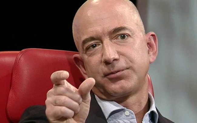 Tỉ phú giàu nhất thế giới Jeff Bezos tiết lộ điều sẽ khiến bạn phải tiếc nuối ở độ tuổi 80 - Ảnh 1.
