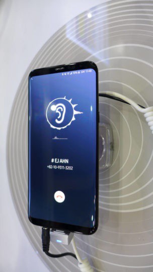 Màn hình Galaxy S10 có thể phát ra âm thanh thay thế loa thoại - Ảnh 2.