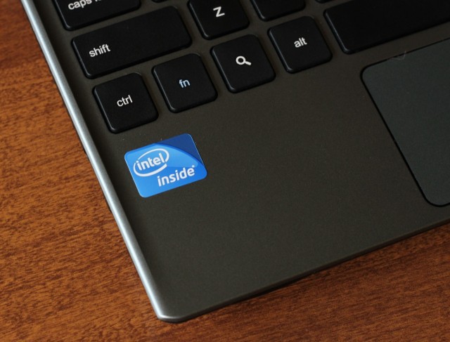 [Case Study] Chiến dịch marketing kinh điển của Intel: Dán nhờ logo lên hàng loạt laptop và trở thành biểu tượng chất lượng của hàng triệu người mù công nghệ - Ảnh 2.