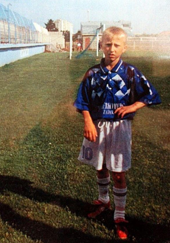 Luka Modrić, từ trẻ tị nạn, lớn lên trong bom đạn trở thành nhạc trưởng đưa Croatia vào trận chung kết World Cup đầu tiên trong lịch sử - Ảnh 1.