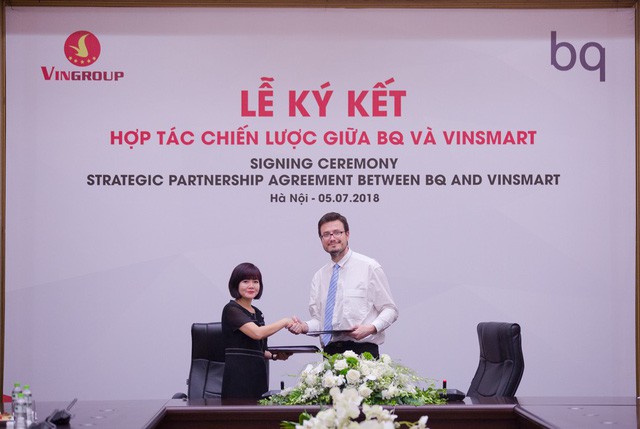 Chỉ 3 tuần sau tuyên bố làm điện thoại thương hiệu Việt, Vingroup đã mua bản quyền sở hữu trí tuệ từ hãng sản xuất smartphone hàng đầu Tây Ban Nha - Ảnh 1.