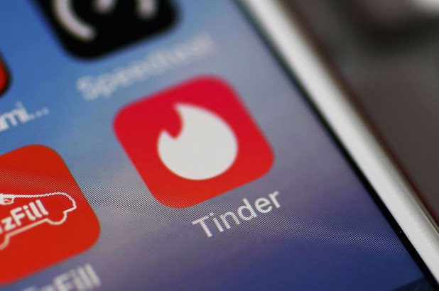 Ứng dụng hẹn hò Tinder và Bumble bị đổ lỗi làm gia tăng các bệnh tình dục - Ảnh 1.