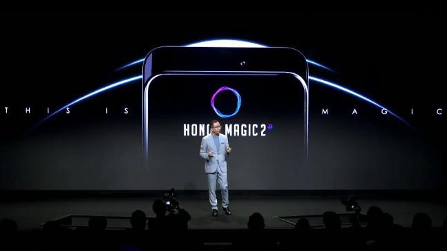 [IFA 2018] Sau Xiaomi Mi MIX 3, đến lượt Honor Magic 2 sao chép thiết kế thò thụt của Oppo Find X - Ảnh 1.