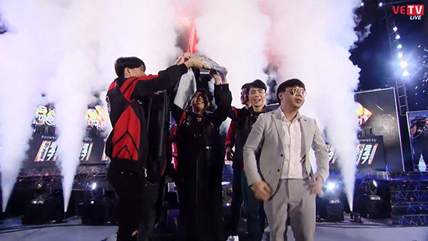 Chung kết Vietnam Championship Series 2018 mùa hè: PhongVu Buffalo (Young Generation) một lần nữa tham gia Chung kết Thế giới! - Ảnh 17.