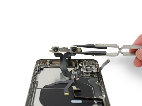 Chuyên gia về pin khen cách đặt pin của iPhone XS cực kỳ thông minh - Ảnh 5.