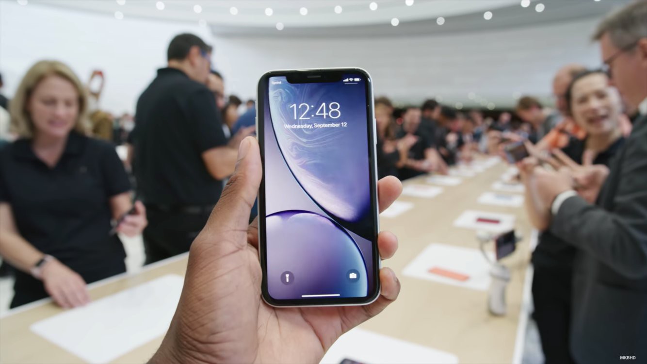 Soi kỹ từng màu của XR, mẫu iPhone dự kiến bán chạy hơn cả XS và XS Max - Ảnh 1. Soi kỹ từng màu của XR, mẫu iPhone dự kiến bán chạy hơn cả XS và XS Max - Ảnh 1.