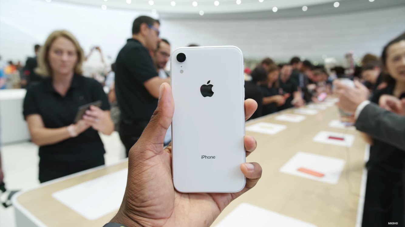 Soi kỹ từng màu của XR, mẫu iPhone dự kiến bán chạy hơn cả XS và XS Max - Ảnh 2. Soi kỹ từng màu của XR, mẫu iPhone dự kiến bán chạy hơn cả XS và XS Max - Ảnh 2.