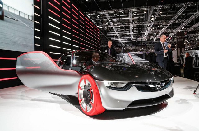 Từ chuyện VinFast tham gia Paris Motor Show: Ước tính chi phí “khủng” các hãng xe hơi cần bỏ ra để đưa sản phẩm lên sàn diễn quốc tế - Ảnh 4.