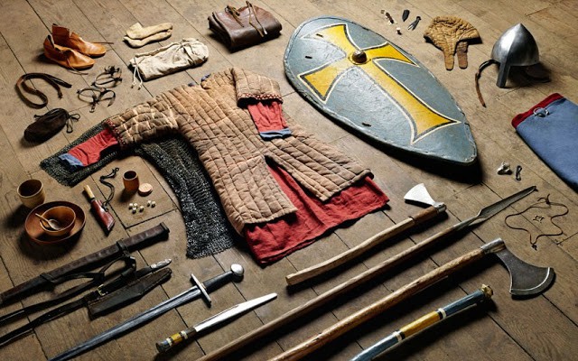 Từ chiến tranh trung cổ cho tới thời hiện đại, đây là tất cả những vật dụng mà binh lính từng mang ra trận - Ảnh 1.