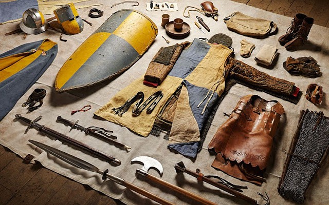 Từ chiến tranh trung cổ cho tới thời hiện đại, đây là tất cả những vật dụng mà binh lính từng mang ra trận - Ảnh 2.