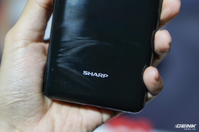 Sharp đưa điện thoại viền siêu mỏng AQUOS S2 vào Việt Nam, giá 6,99 triệu đồng, hấp dẫn hơn hẳn so với hàng xách tay - Ảnh 4.