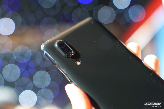 Sharp đưa điện thoại viền siêu mỏng AQUOS S2 vào Việt Nam, giá 6,99 triệu đồng, hấp dẫn hơn hẳn so với hàng xách tay - Ảnh 7.