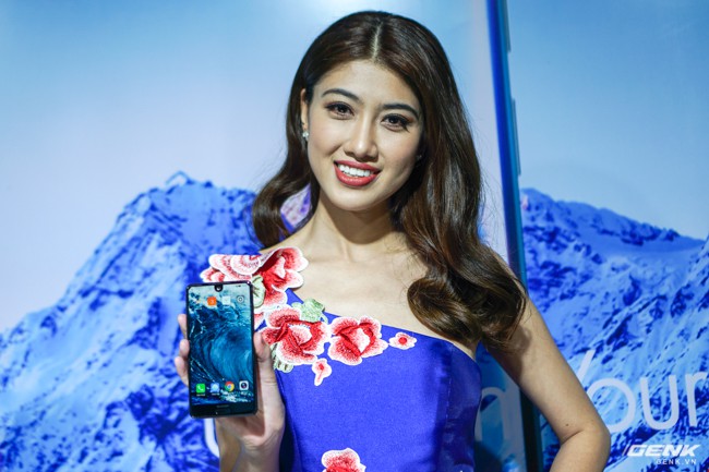 Sharp đưa điện thoại viền siêu mỏng AQUOS S2 vào Việt Nam, giá 6,99 triệu đồng, hấp dẫn hơn hẳn so với hàng xách tay - Ảnh 1.