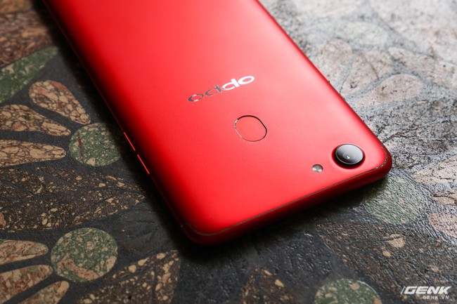 Cận cảnh Oppo F5 phiên bản đỏ rực, chính thức cho đặt hàng từ ngày mai, giá không đổi 6.990.000 đồng - Ảnh 10.