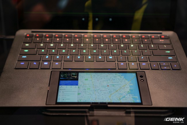 [CES 2018] Cận cảnh Razer Phone và Project Linda, thiết bị biến Razer Phone thành laptop - Ảnh 23.