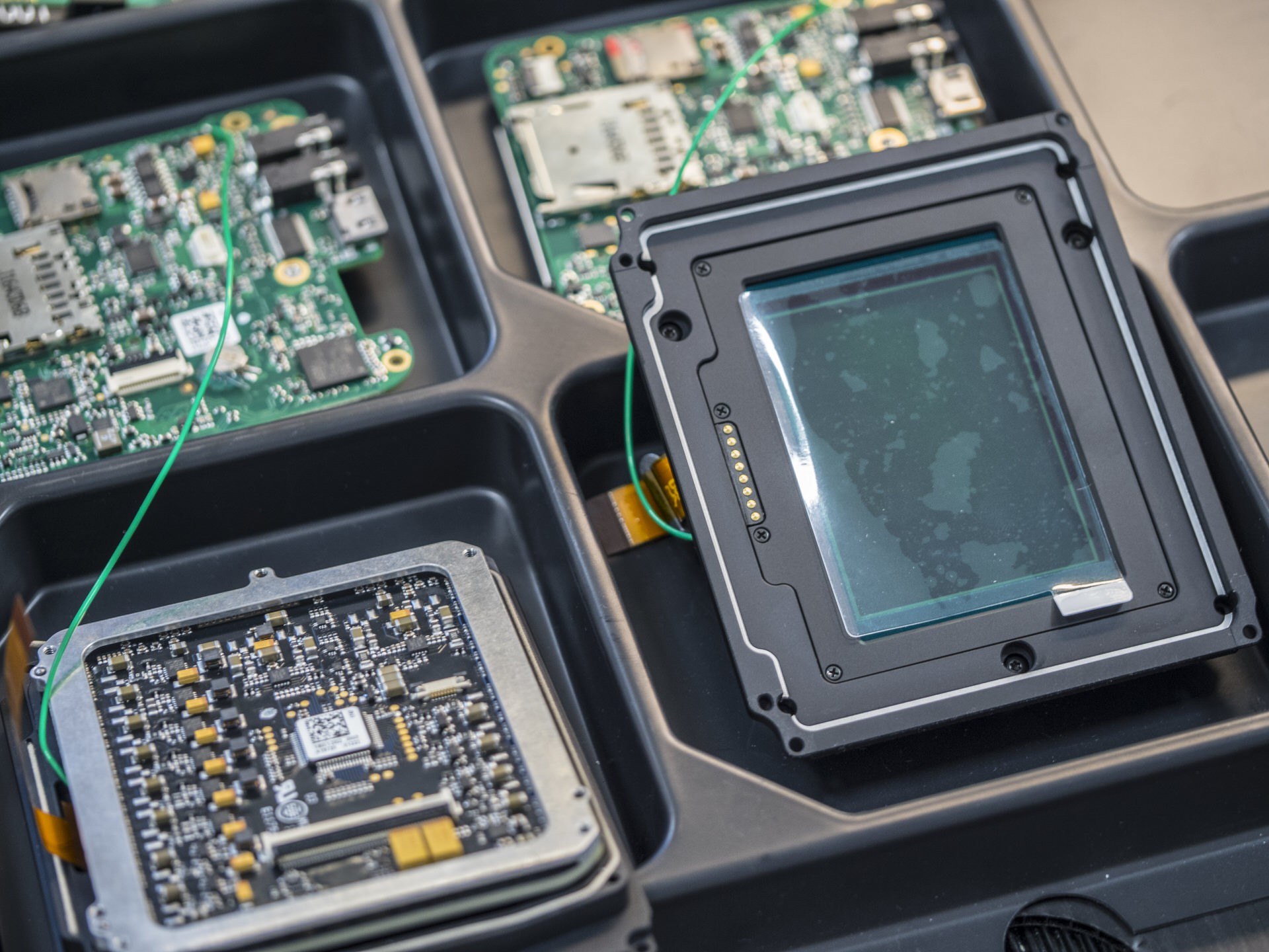 Trong ảnh là cảm biến Medium Format trên mẫu A6D chuyên dụng cho drone cỡ lớn