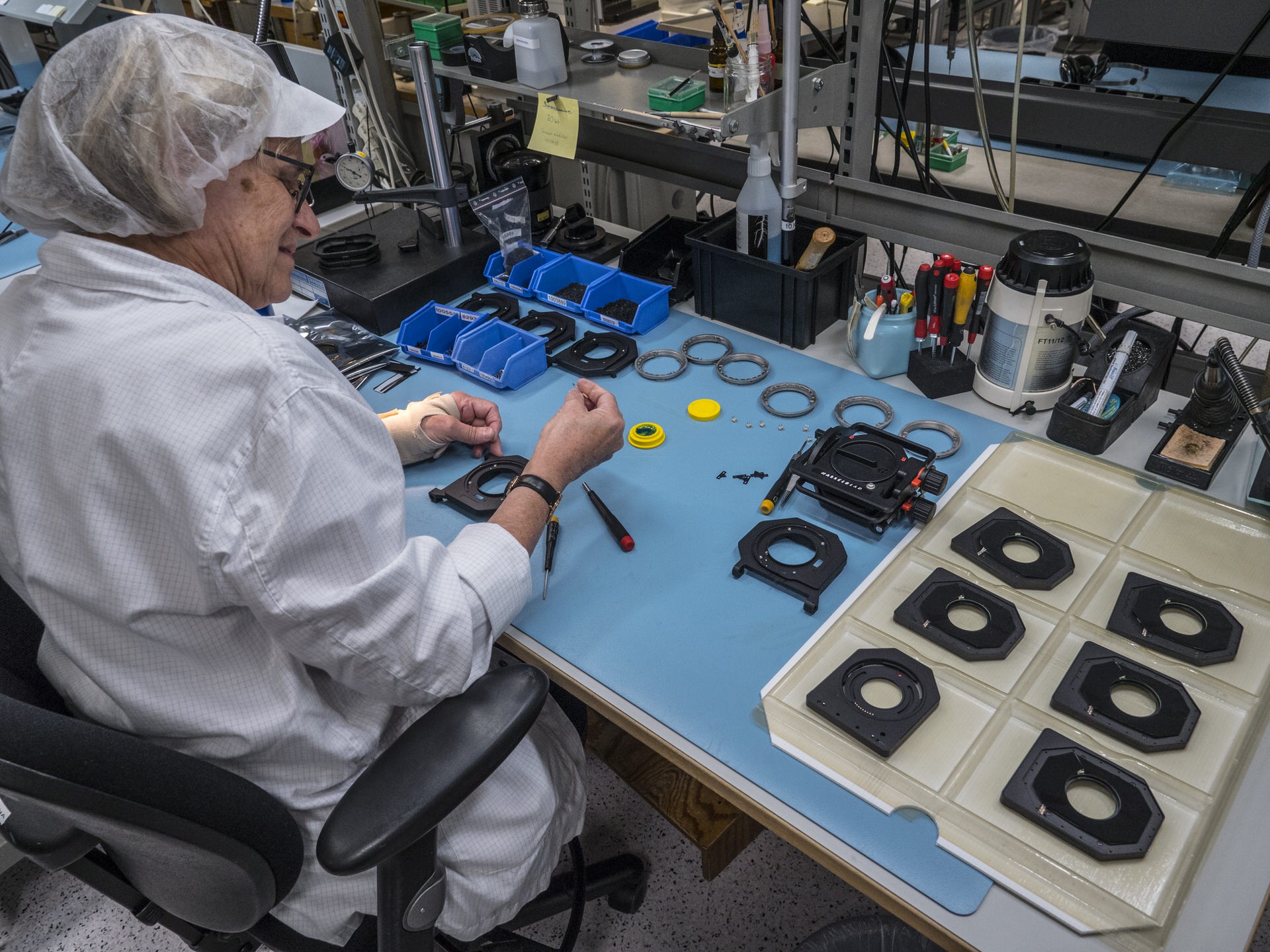 Adapter tạo hiệu ứng Tilt Shift đang được lắp ráp