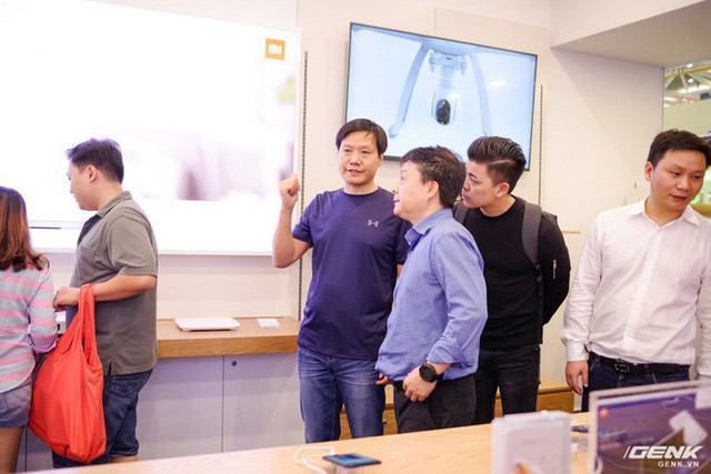 CEO Xiaomi Lei Jun: Chúng tôi bán sản phẩm cùng tính năng nhưng giá chỉ bằng một nửa đối thủ, kỳ vọng trở thành số 1 tại Việt Nam - Ảnh 2.