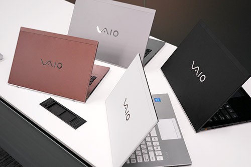 VAIO chuẩn bị ra mắt hai mẫu laptop mới, cấu hình khủng với chip Intel thế hệ thứ 8, pin trâu - Ảnh 1.
